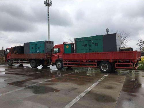 耀州涂抹密封胶后，需要等待多长时间才能安装水冷式机油散热器密封件？